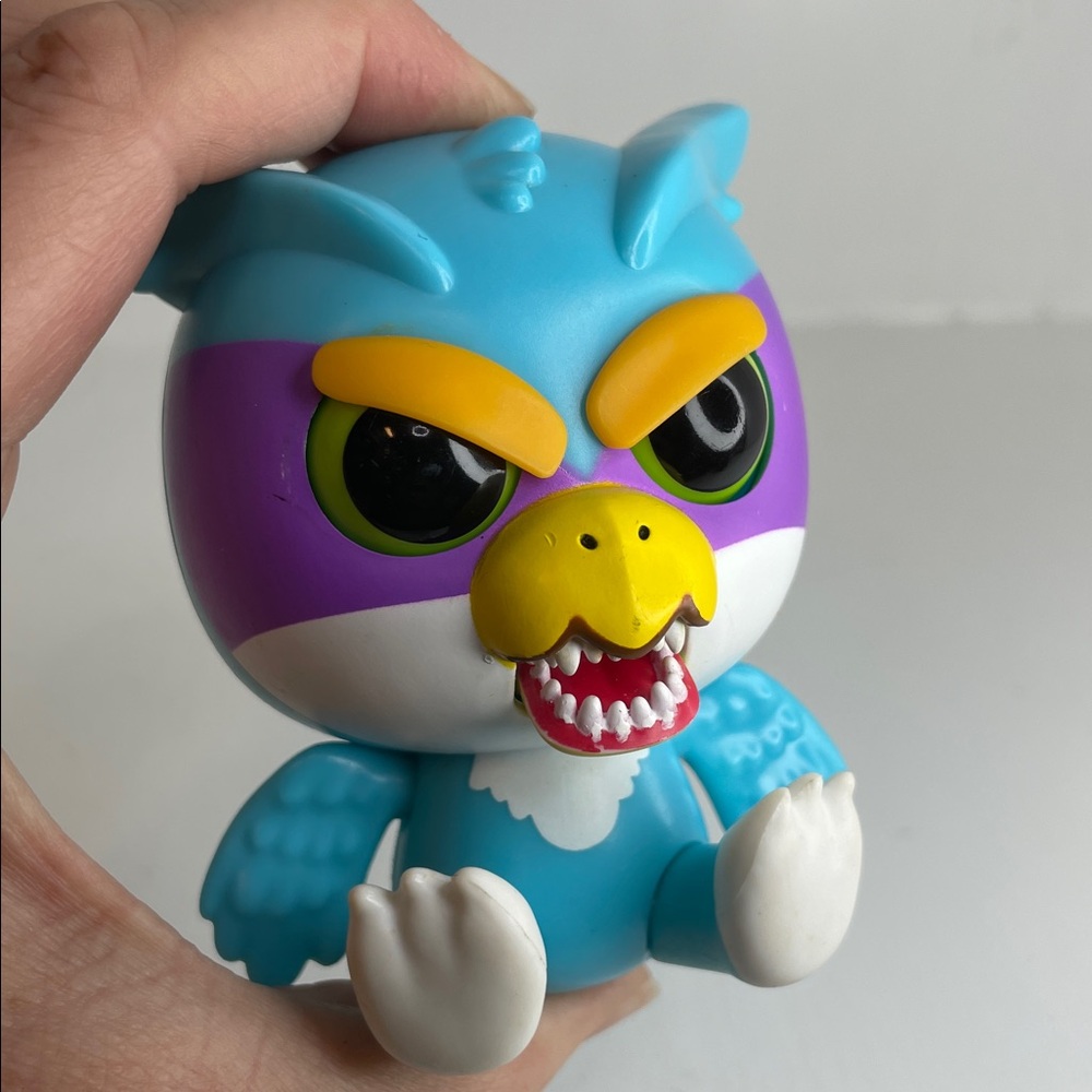 Very Rare Hard To Find  Feisty Pets  Misfits  Blue Owl Bodi Bossypants